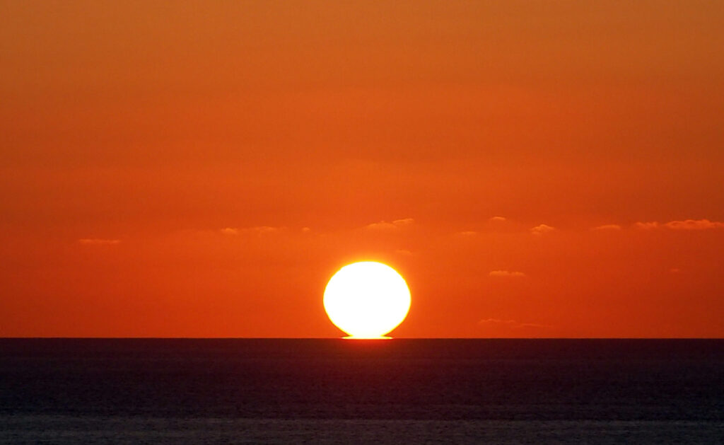 大浜海岸のダルマ夕日